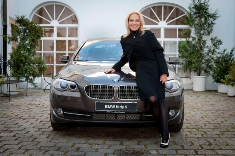 Dagmar Havlová and her car
