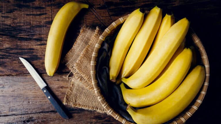 นี่คือเหตุผลว่าทำไมคุณควรใช้เปลือกกล้วยขัดมือ