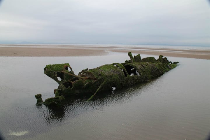 Cele mai ciudate baze și submarine abandonate din lume