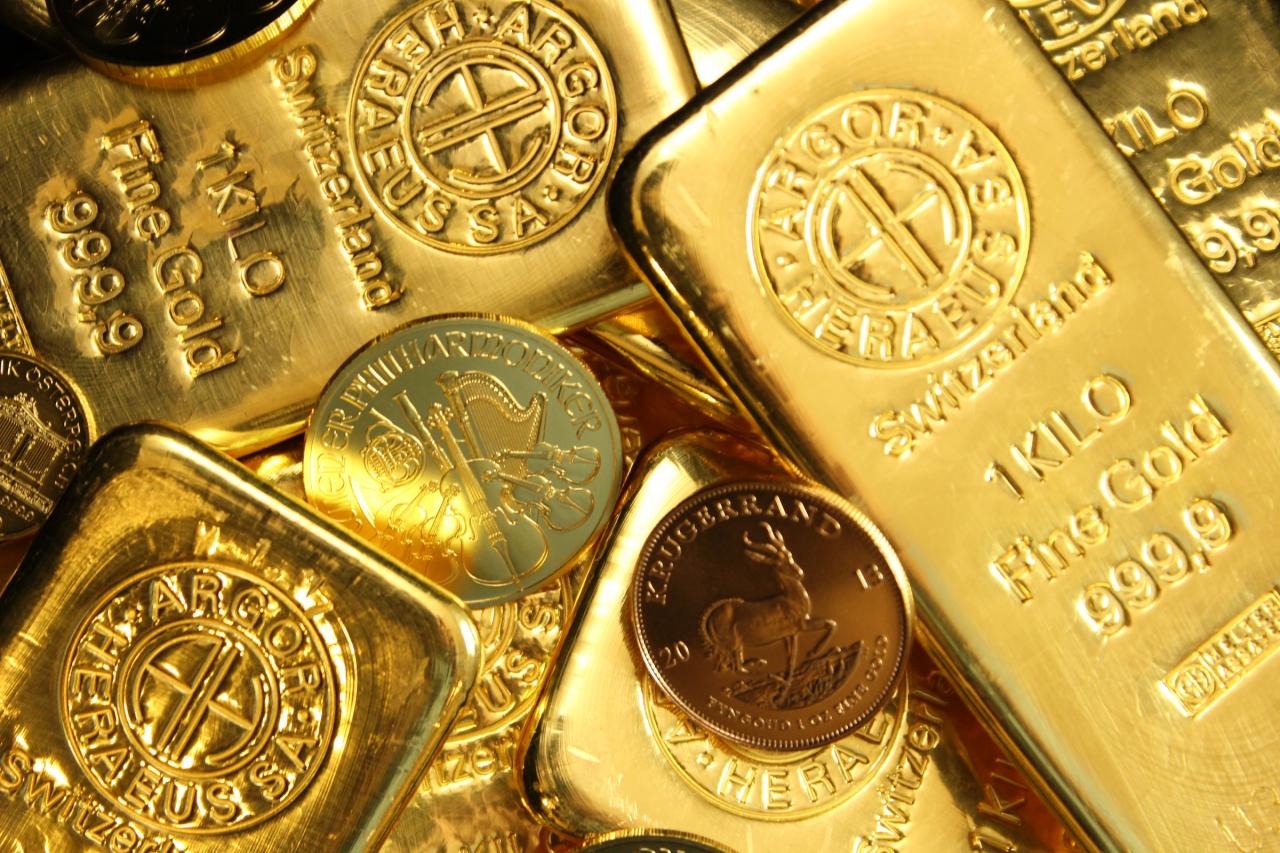 gold coins and bars